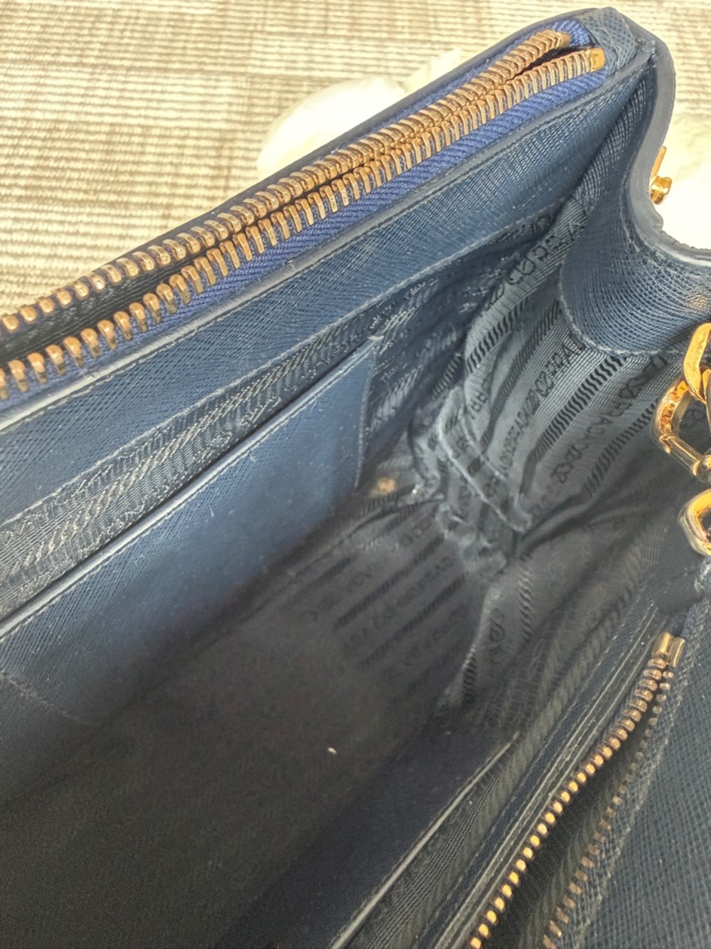Prada Galleria large Saffiano leather bag - Picture 12 of 17